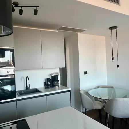 Jadabell 1 & 2 With Sea View דירה