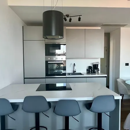 Jadabell 1 & 2 With Sea View דירה