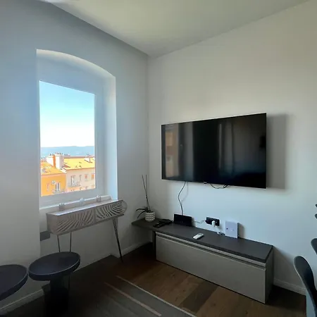 Jadabell 1 & 2 With Sea View דירה *