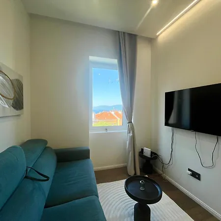 Jadabell 1 & 2 With Sea View דירה